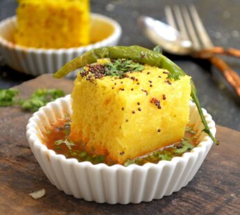 FRESH DHOKLA PER PIECE